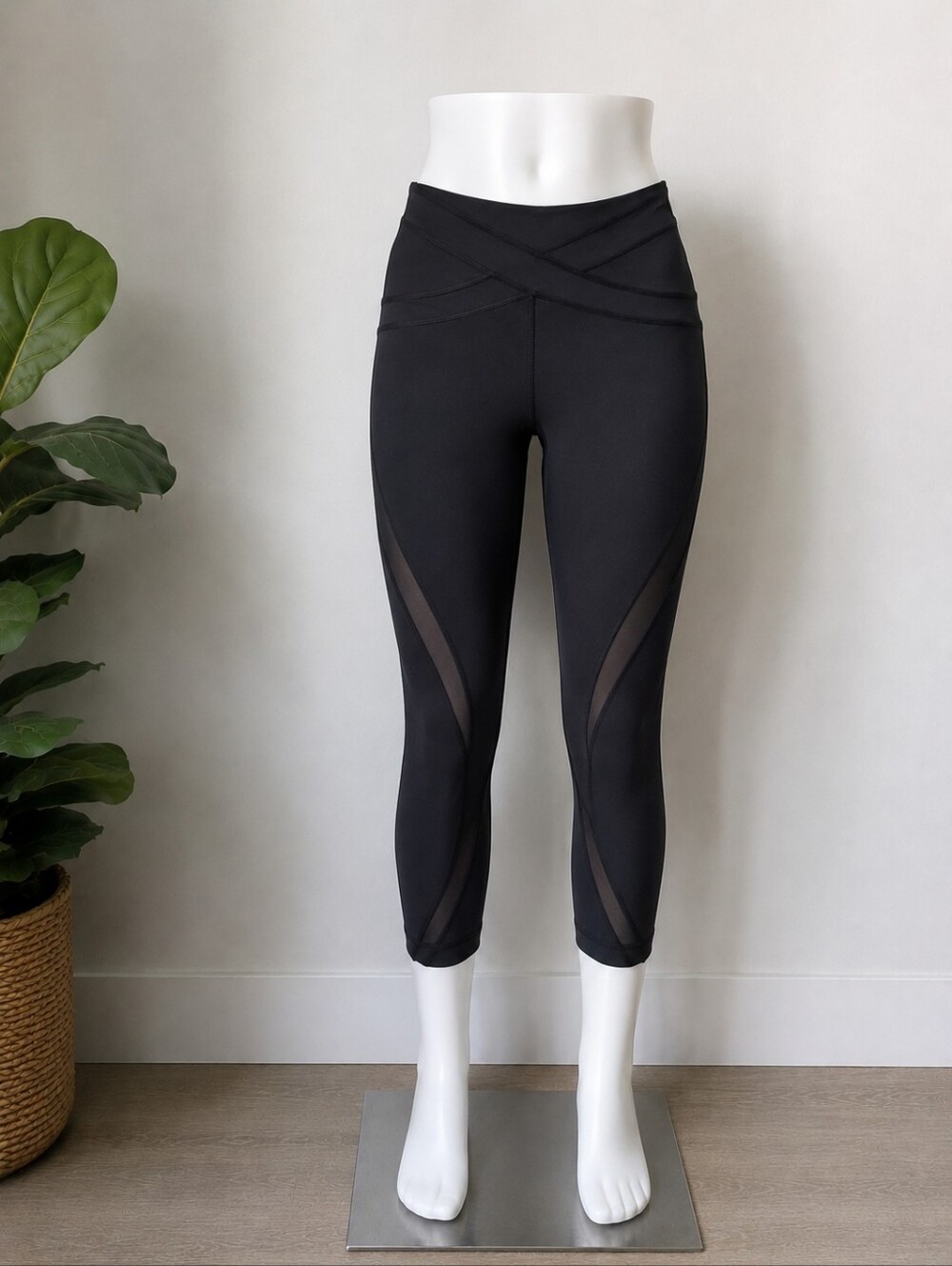 Lululemon Cropped Black Active Leggings